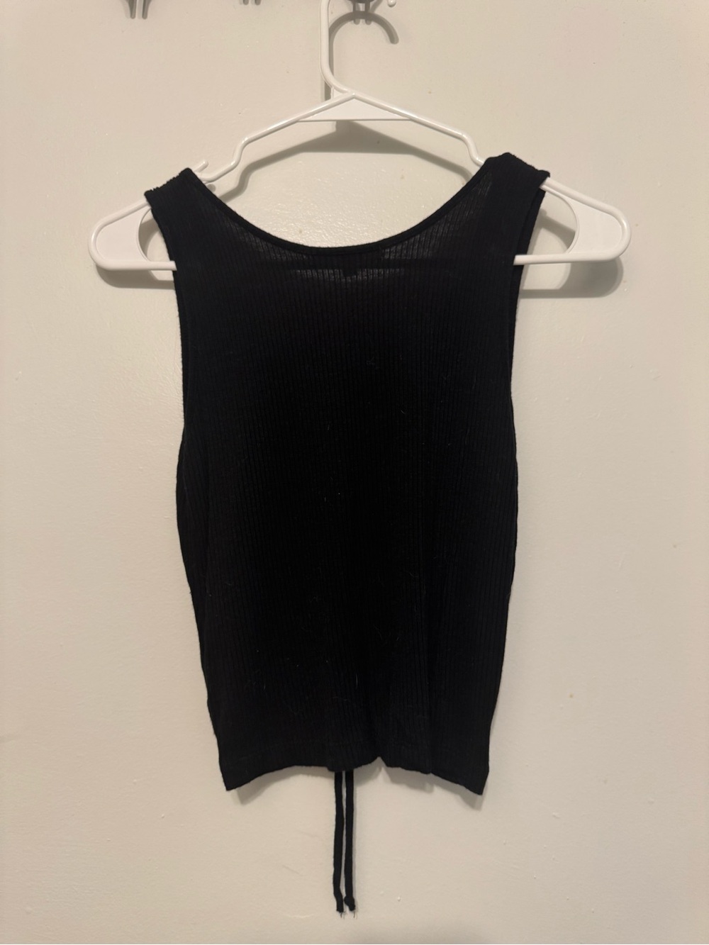 Black Ruched Front Tank Top - - Picture 3 of 3